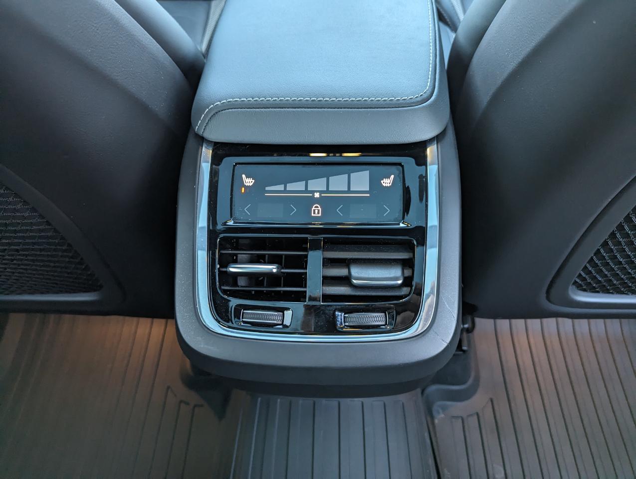 Volvo XC60 B5 AWD R-Design 2022