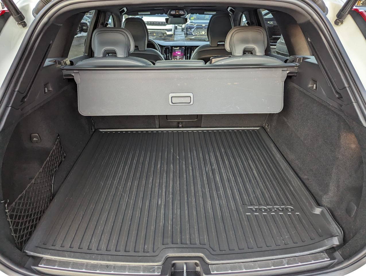 Volvo XC60 B5 AWD R-Design 2022