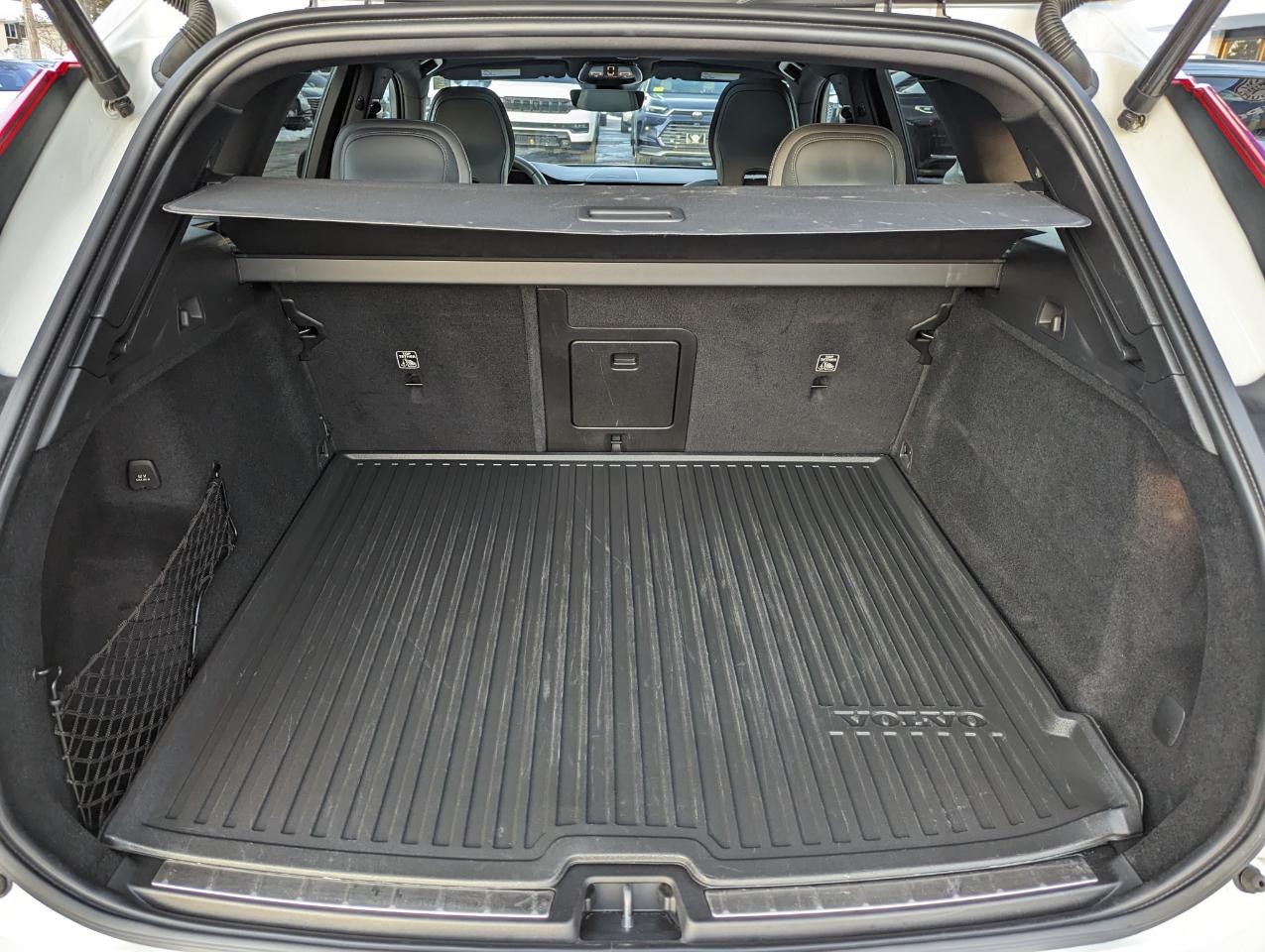 Volvo XC60 B5 AWD R-Design 2022