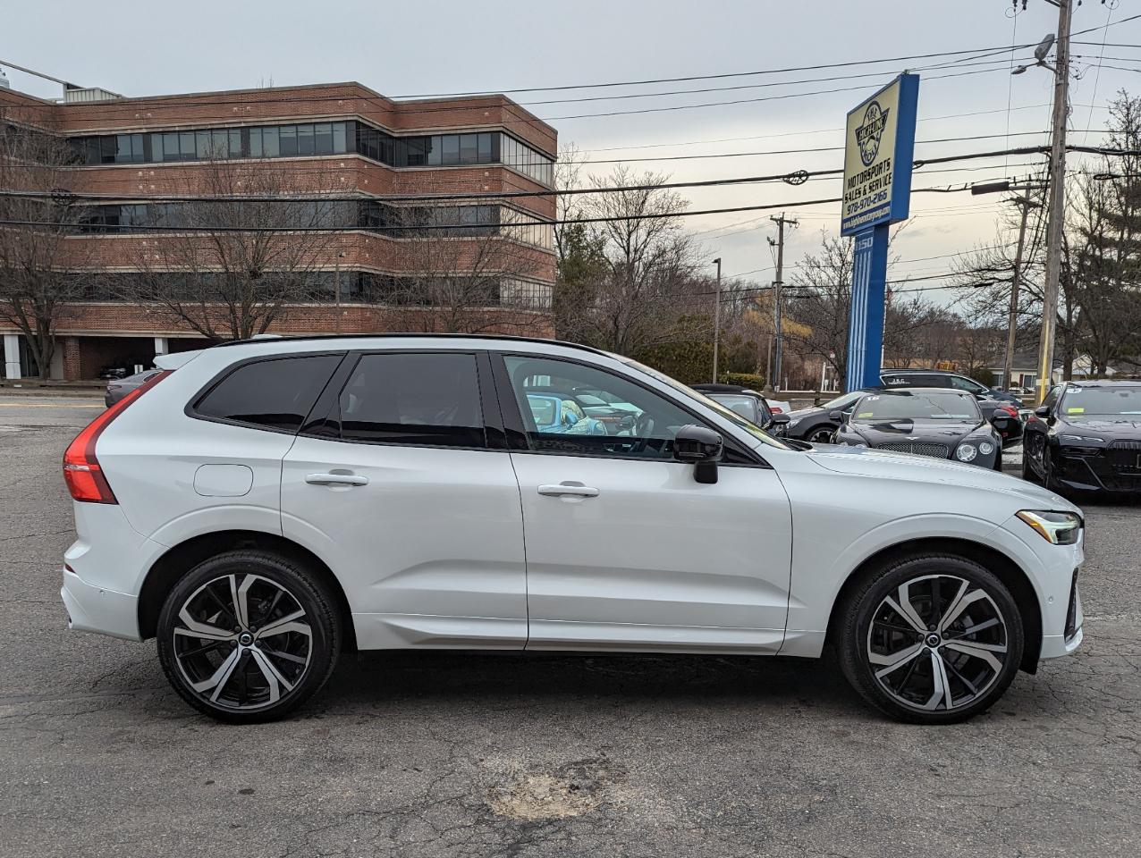 Volvo XC60 B5 AWD R-Design 2022