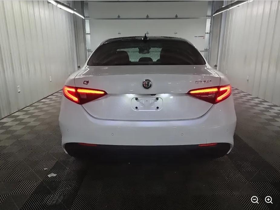 Alfa Romeo Giulia Veloce AWD 2022