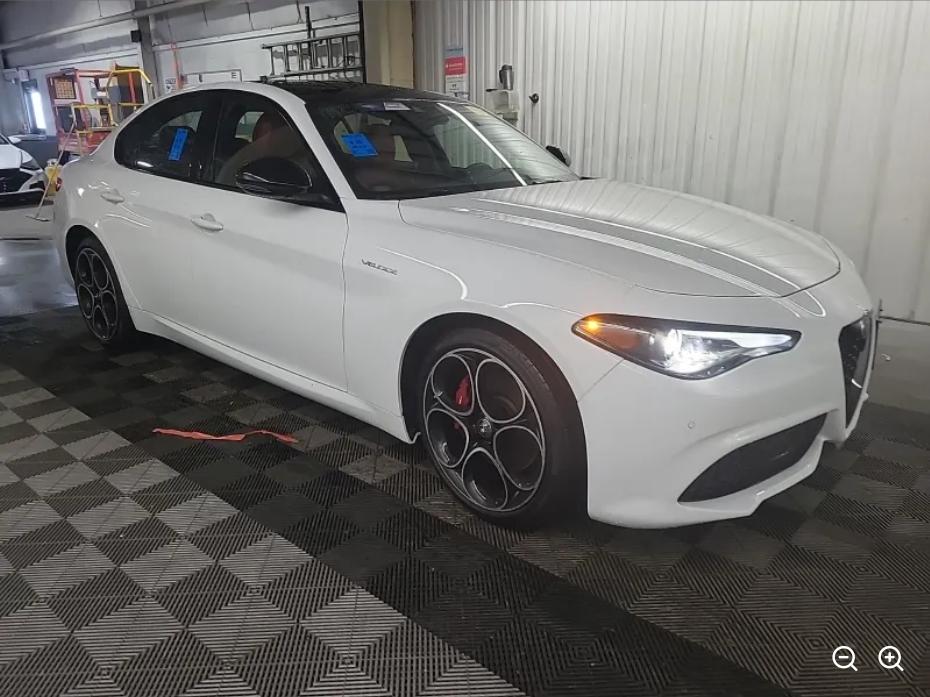 Alfa Romeo Giulia Veloce AWD 2022