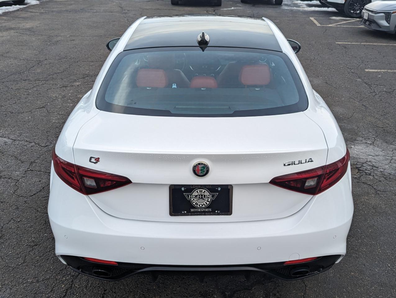 Alfa Romeo Giulia Veloce AWD 2022