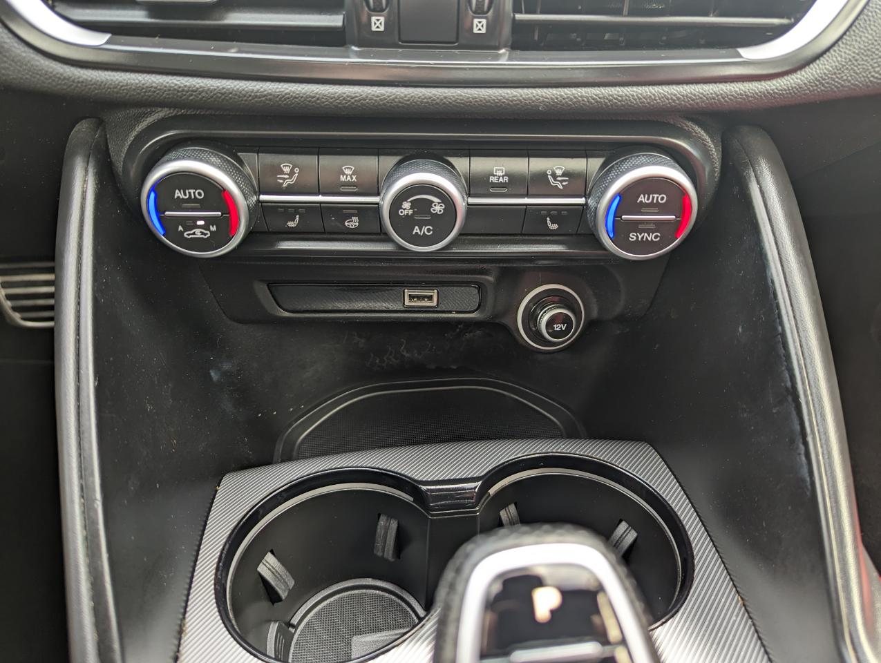 Alfa Romeo Giulia Veloce AWD 2022