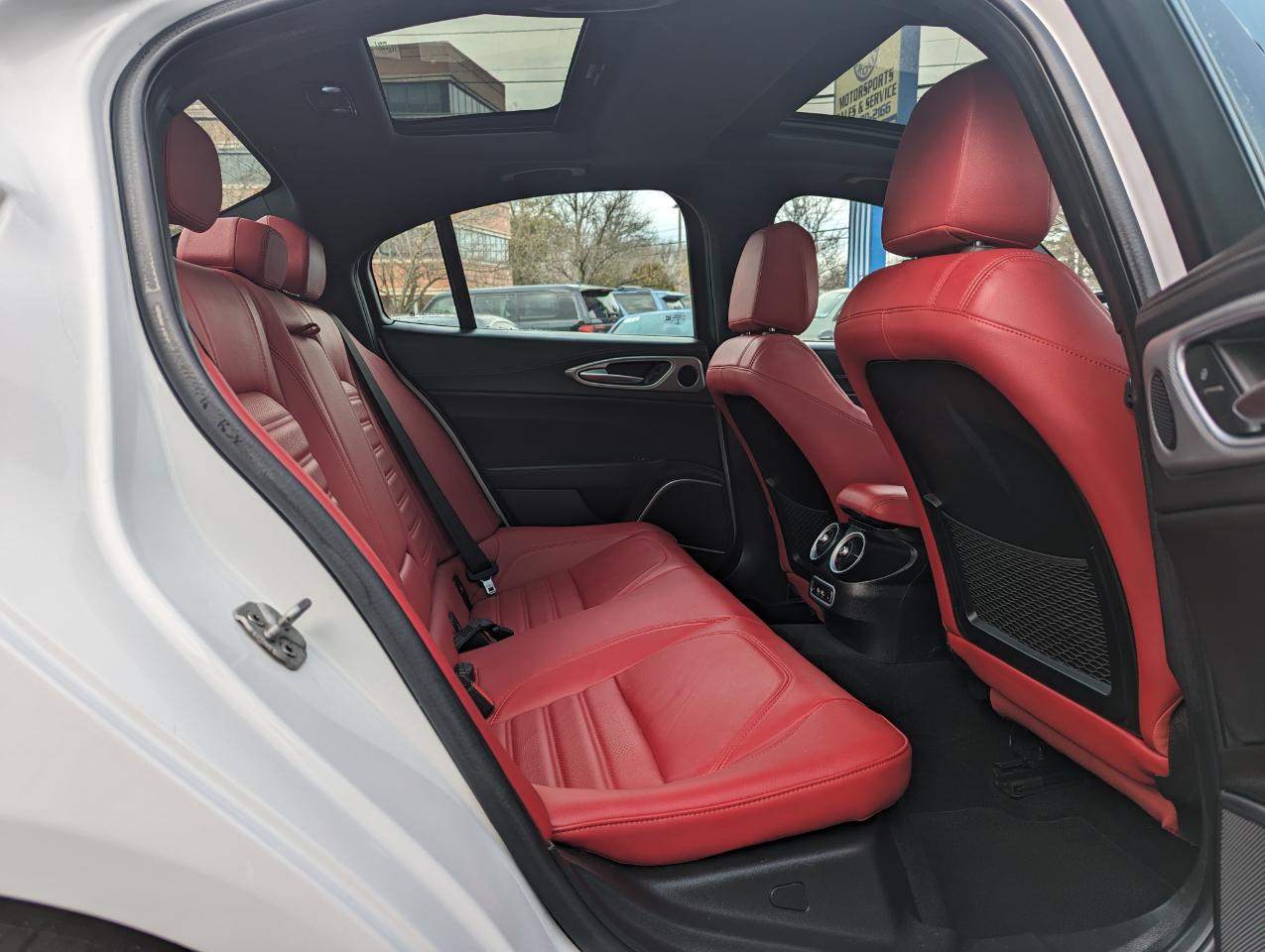 Alfa Romeo Giulia Veloce AWD 2022