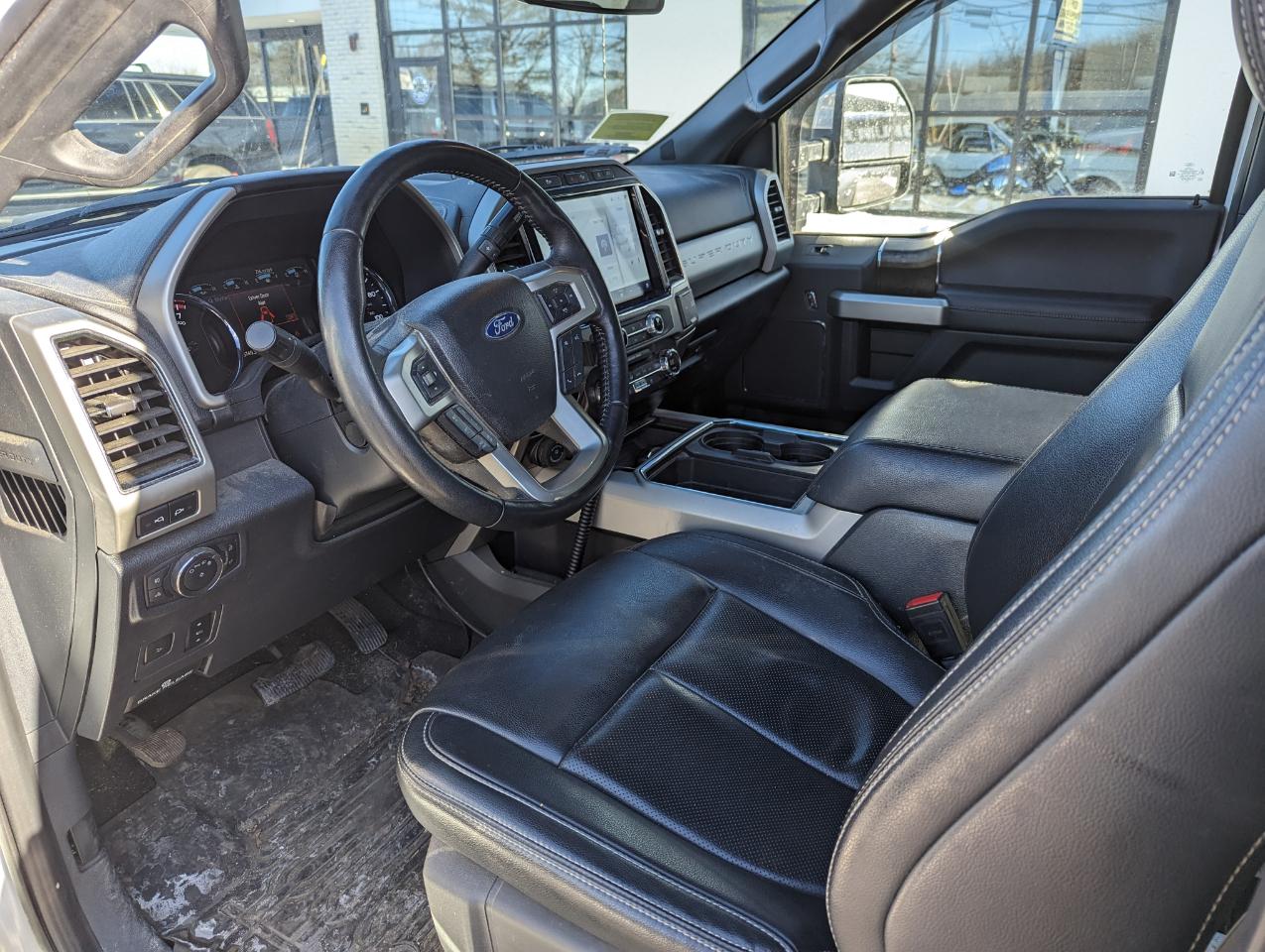 Ford Super Duty F-350 SRW Lariat 4WD Crew Cab 8' Box 2022