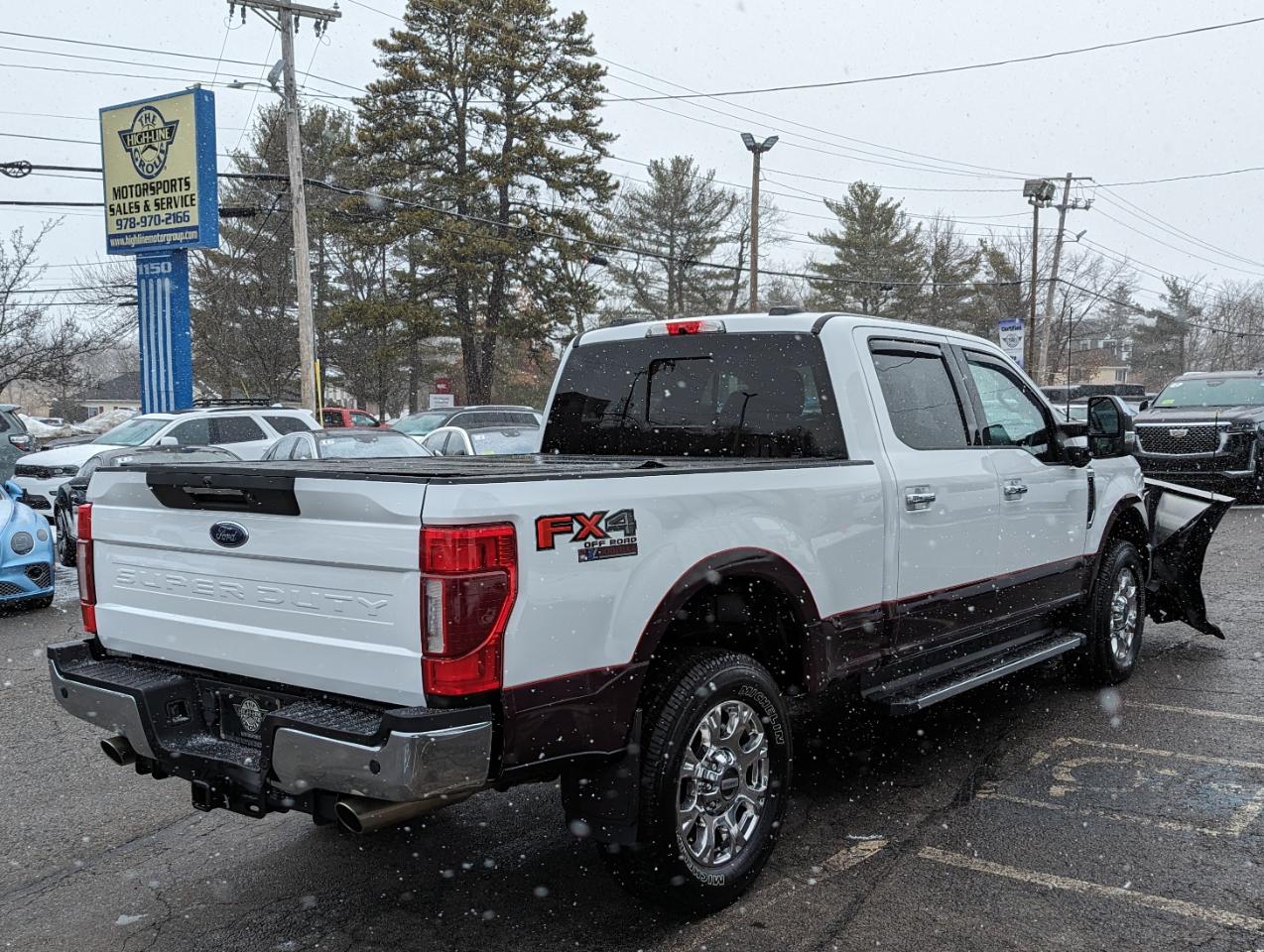 Ford Super Duty F-350 SRW Lariat 4WD Crew Cab 8' Box 2022