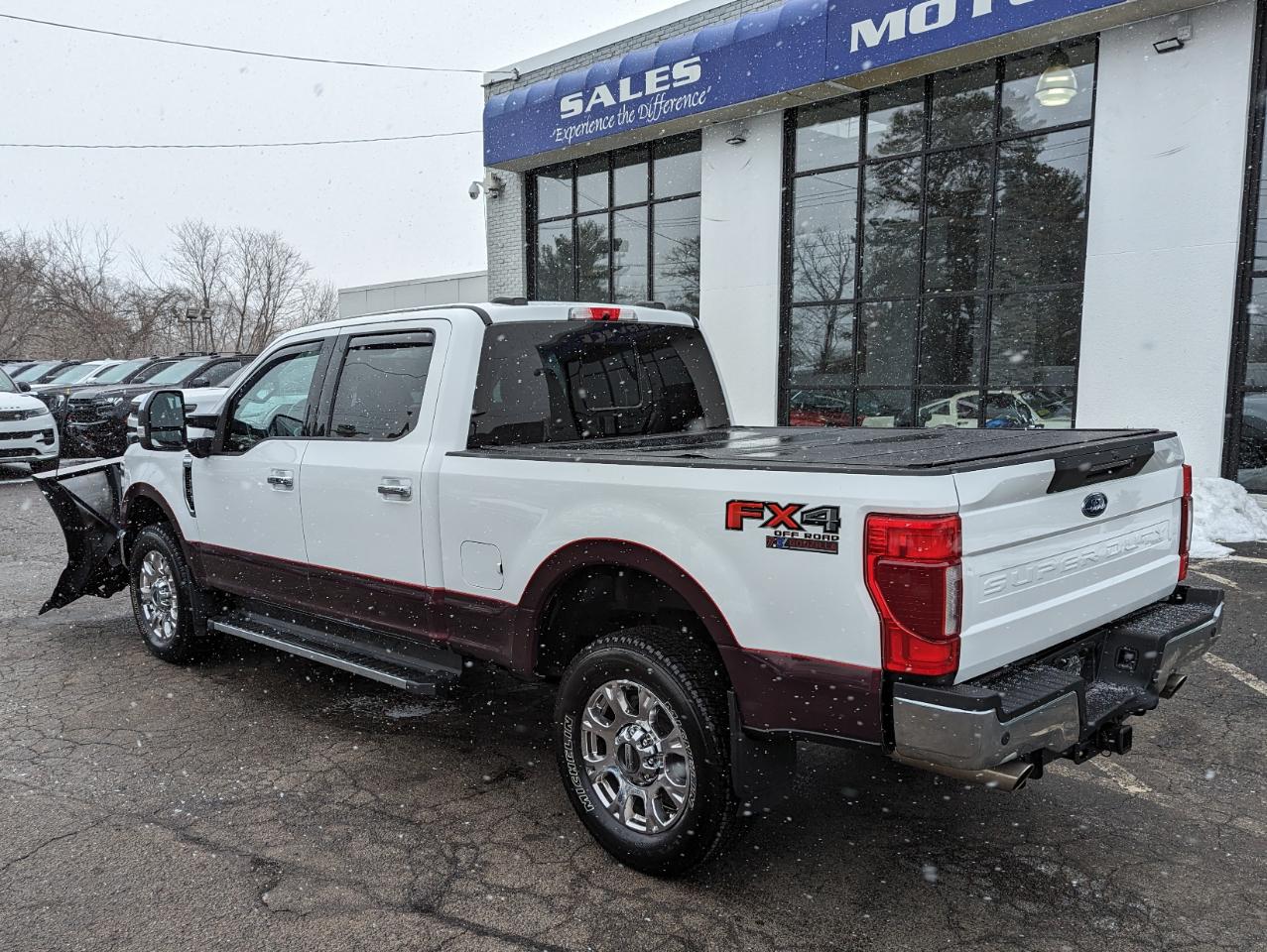 Ford Super Duty F-350 SRW Lariat 4WD Crew Cab 8' Box 2022