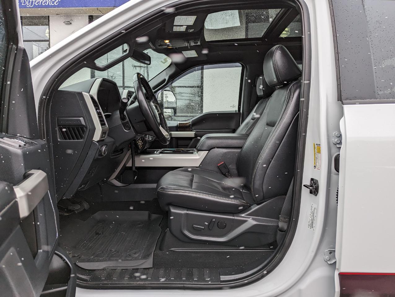 Ford Super Duty F-350 SRW Lariat 4WD Crew Cab 8' Box 2022