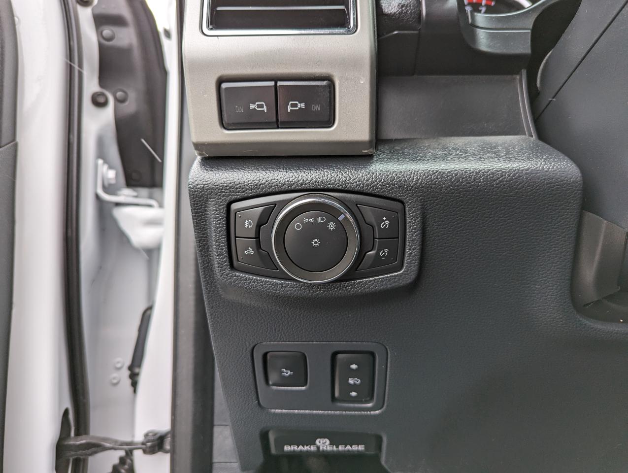 Ford Super Duty F-350 SRW Lariat 4WD Crew Cab 8' Box 2022