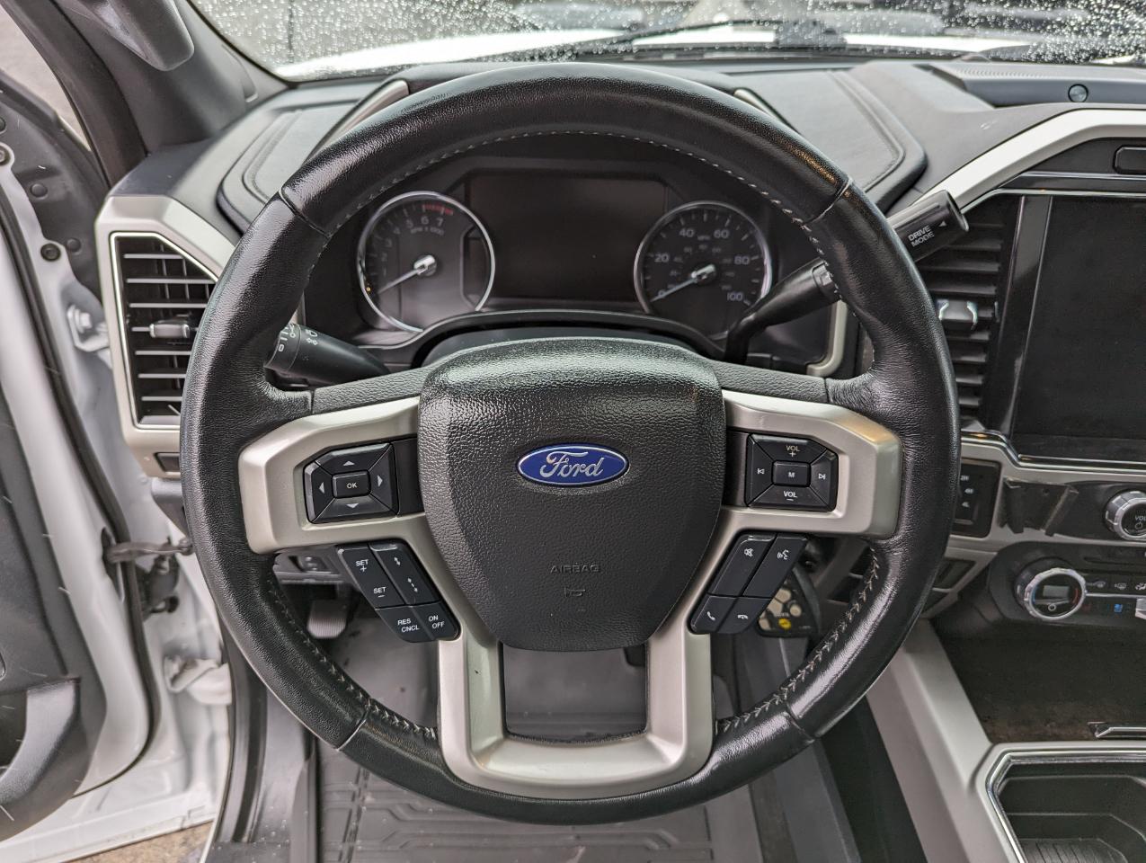 Ford Super Duty F-350 SRW Lariat 4WD Crew Cab 8' Box 2022