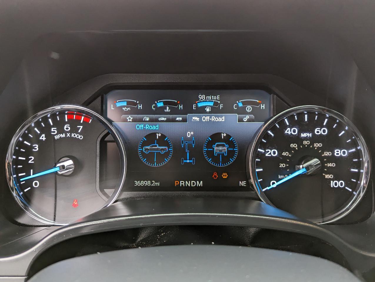 Ford Super Duty F-350 SRW Lariat 4WD Crew Cab 8' Box 2022