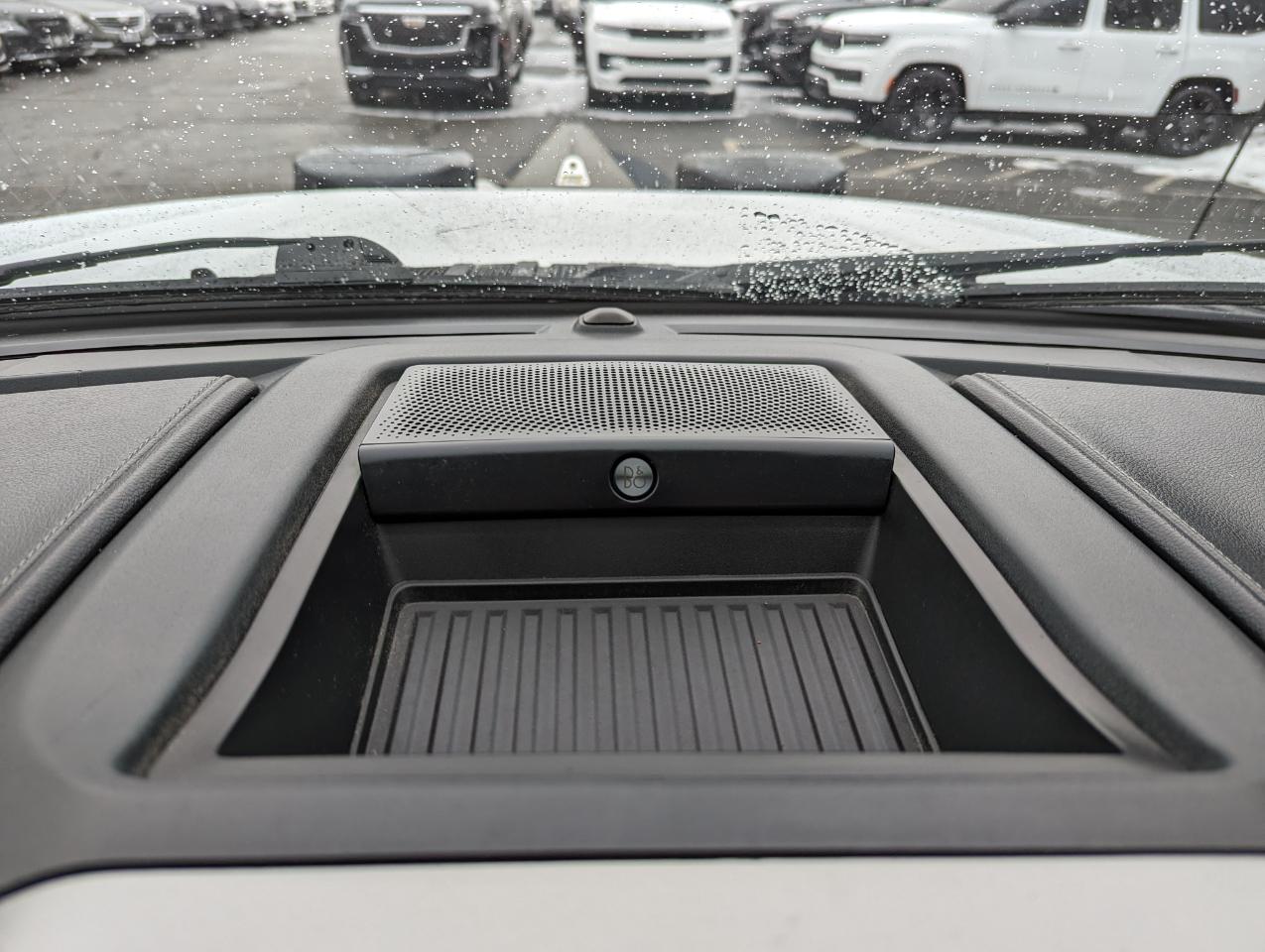 Ford Super Duty F-350 SRW Lariat 4WD Crew Cab 8' Box 2022