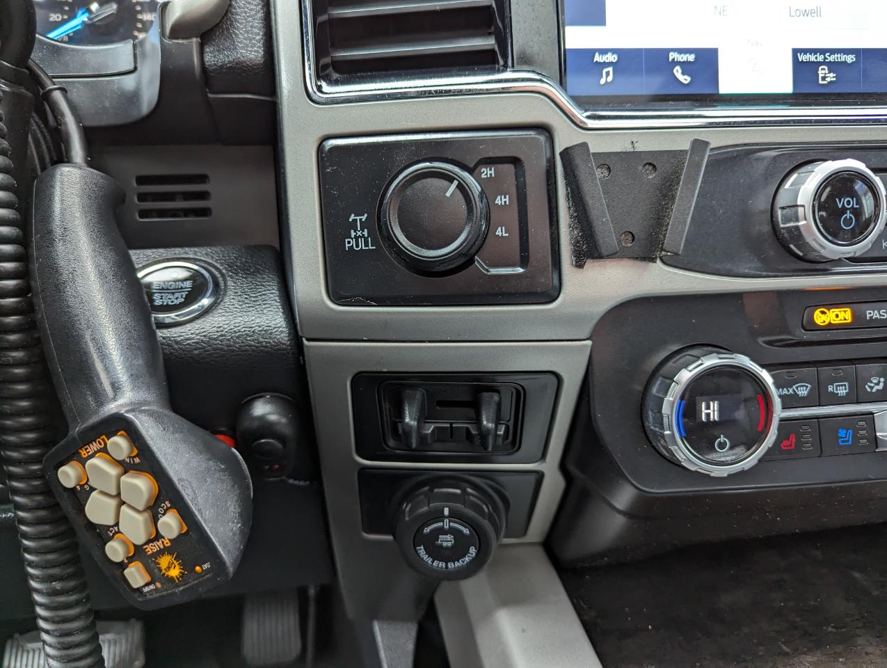 Ford Super Duty F-350 SRW Lariat 4WD Crew Cab 8' Box 2022