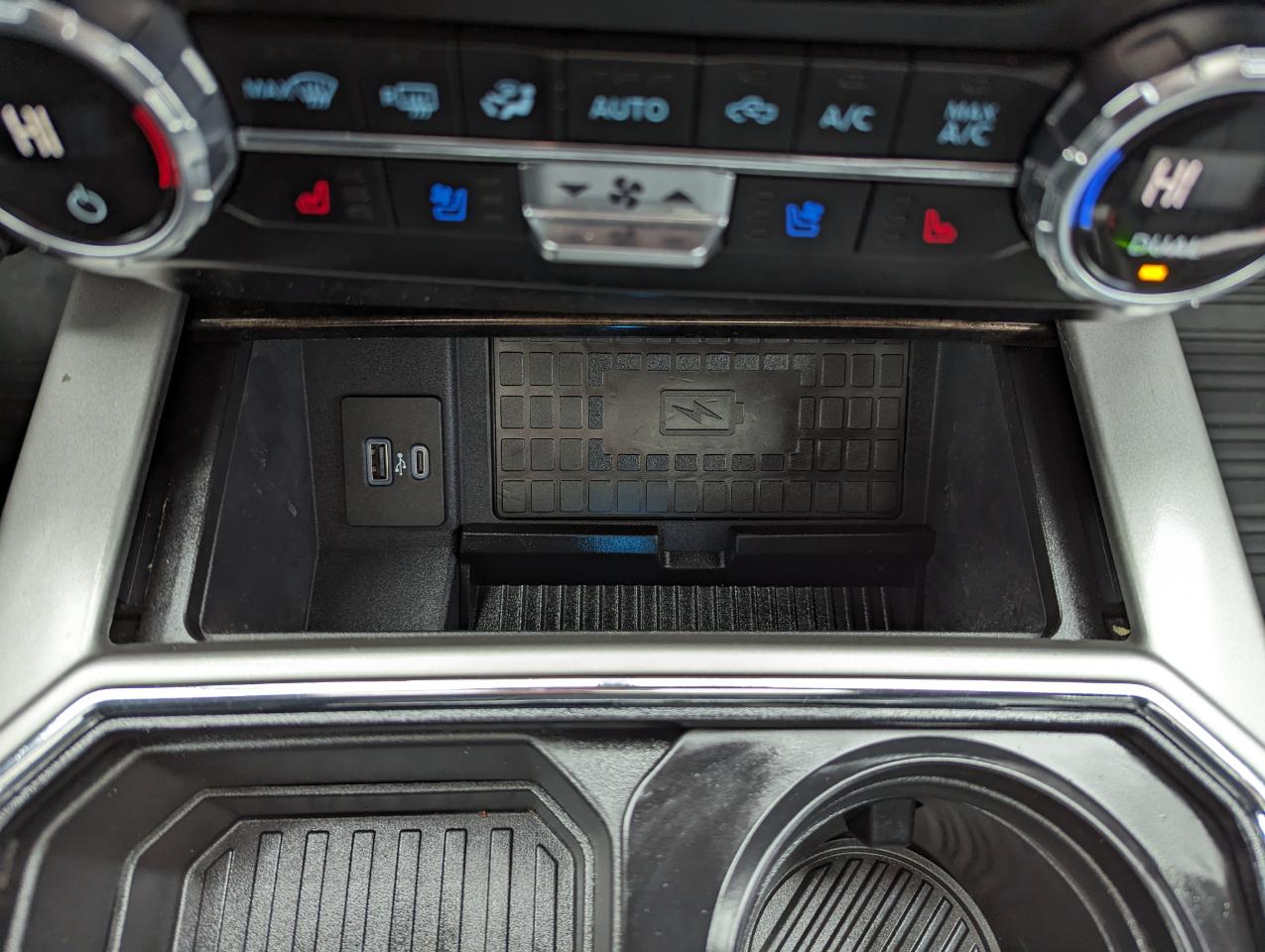 Ford Super Duty F-350 SRW Lariat 4WD Crew Cab 8' Box 2022