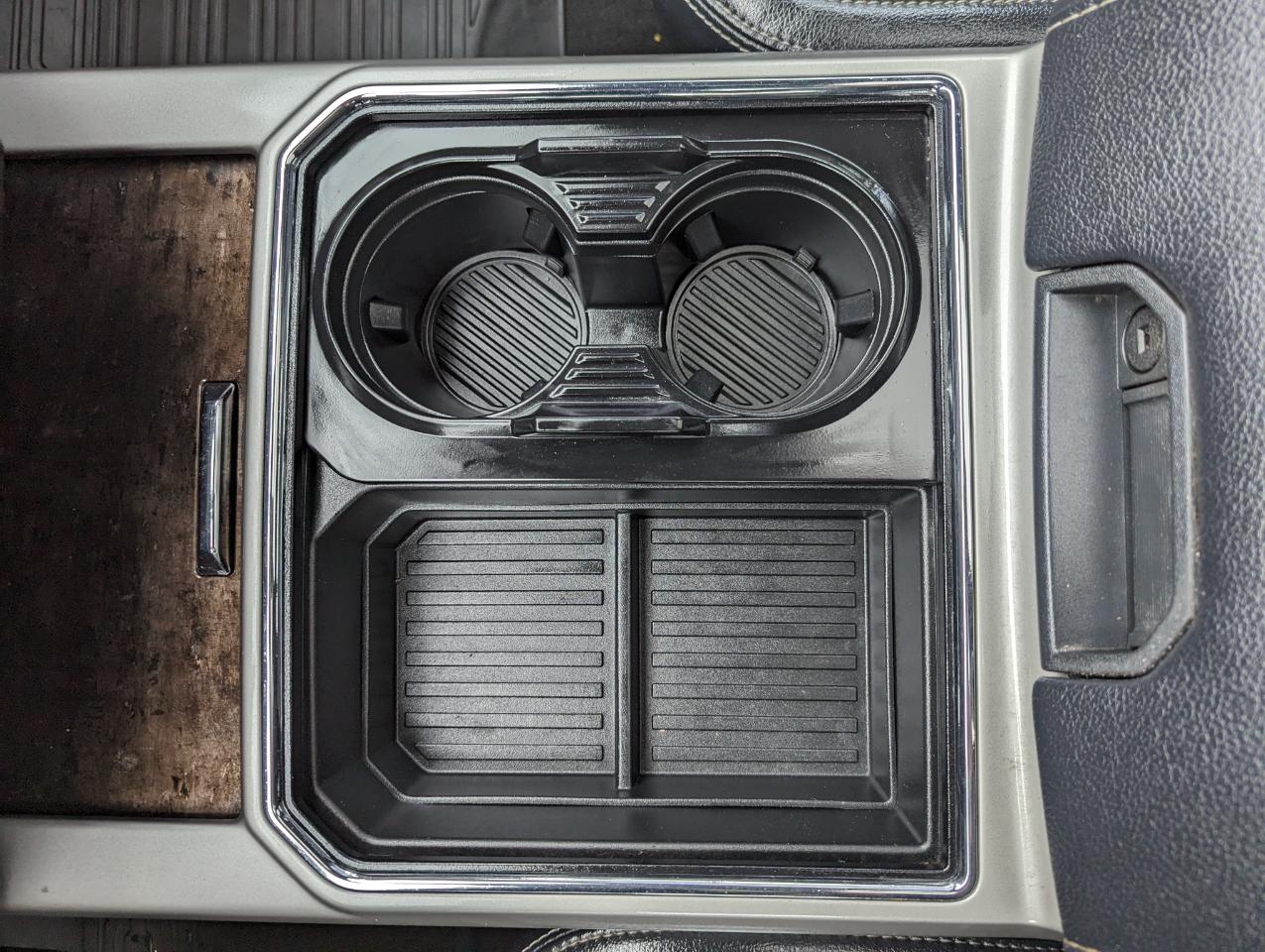 Ford Super Duty F-350 SRW Lariat 4WD Crew Cab 8' Box 2022