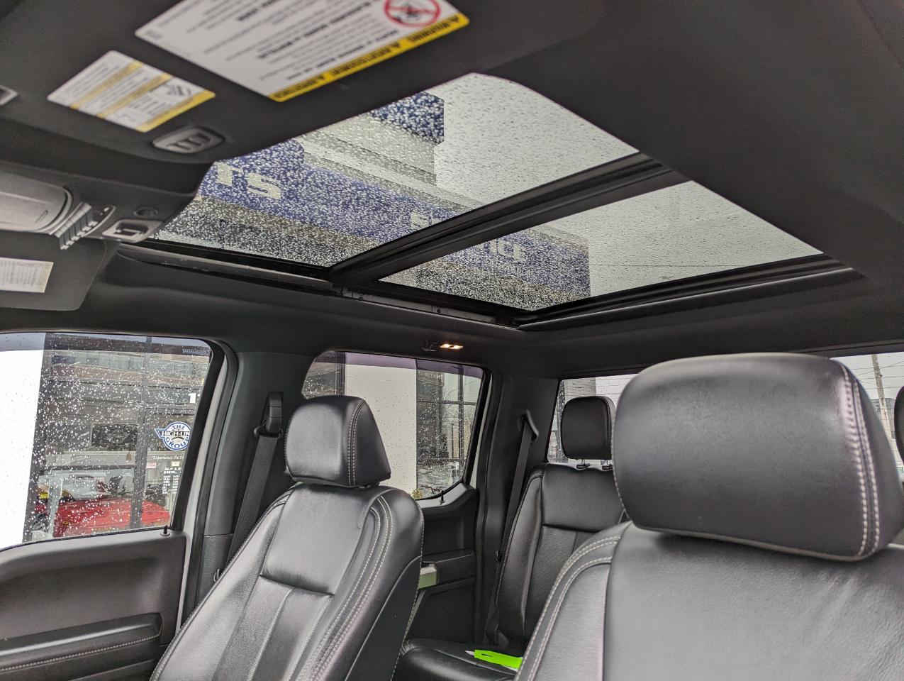 Ford Super Duty F-350 SRW Lariat 4WD Crew Cab 8' Box 2022