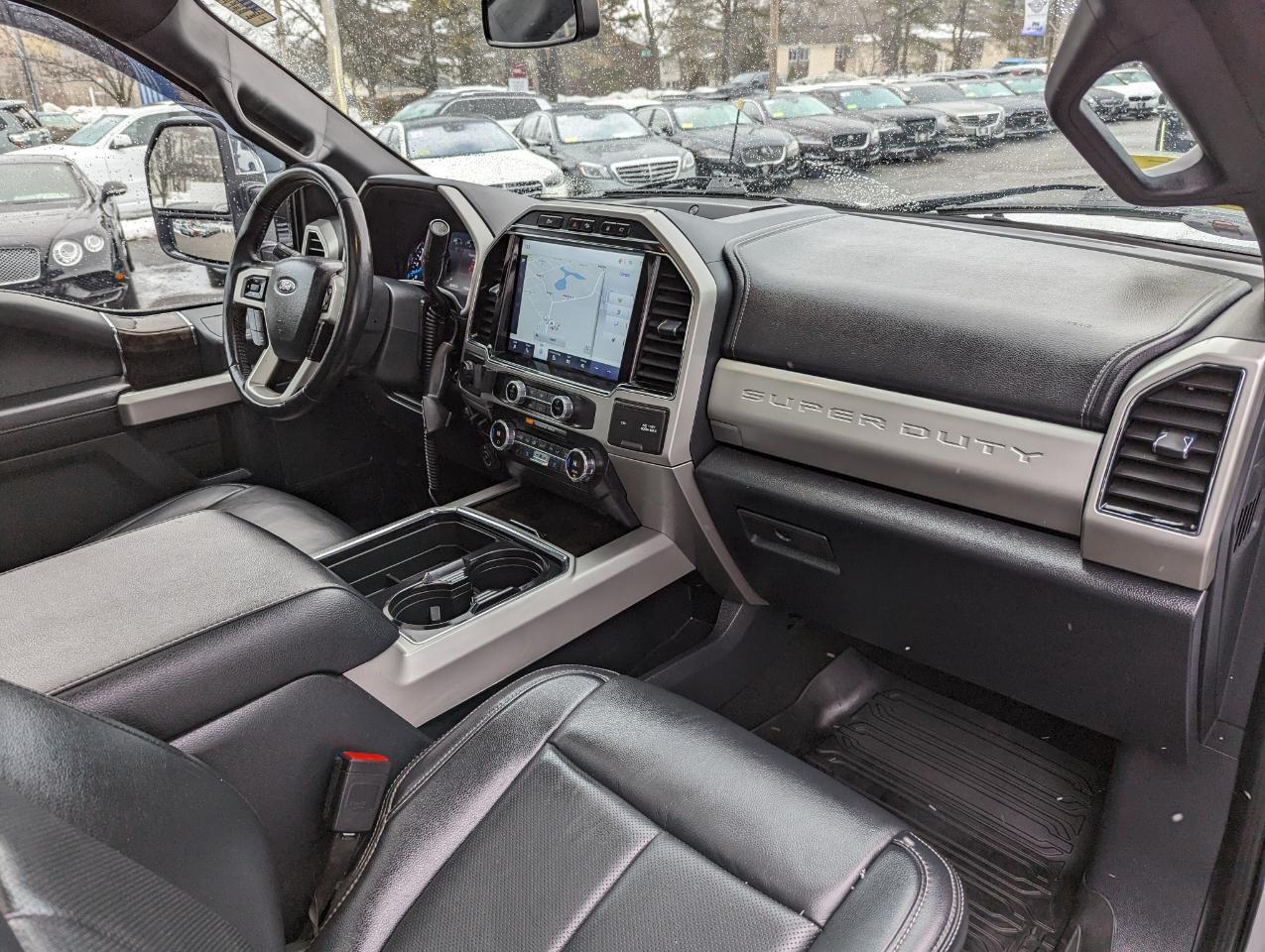 Ford Super Duty F-350 SRW Lariat 4WD Crew Cab 8' Box 2022