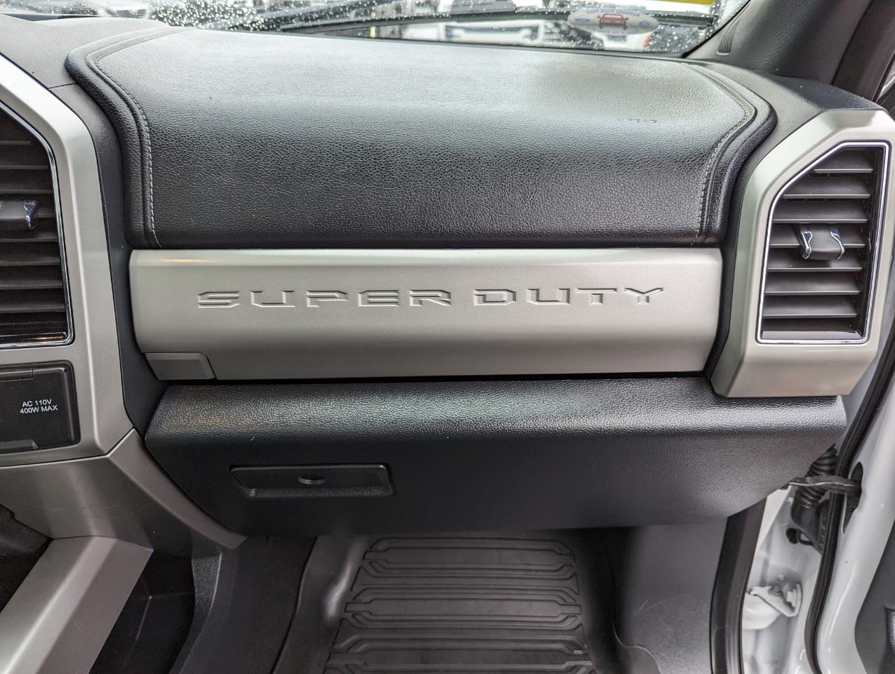 Ford Super Duty F-350 SRW Lariat 4WD Crew Cab 8' Box 2022