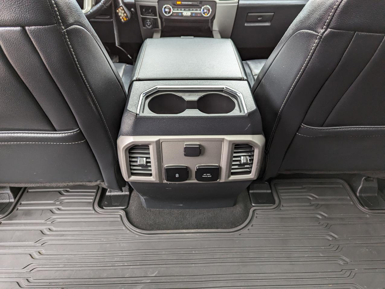 Ford Super Duty F-350 SRW Lariat 4WD Crew Cab 8' Box 2022