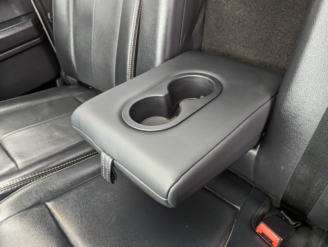 Ford Super Duty F-350 SRW Lariat 4WD Crew Cab 8' Box 2022