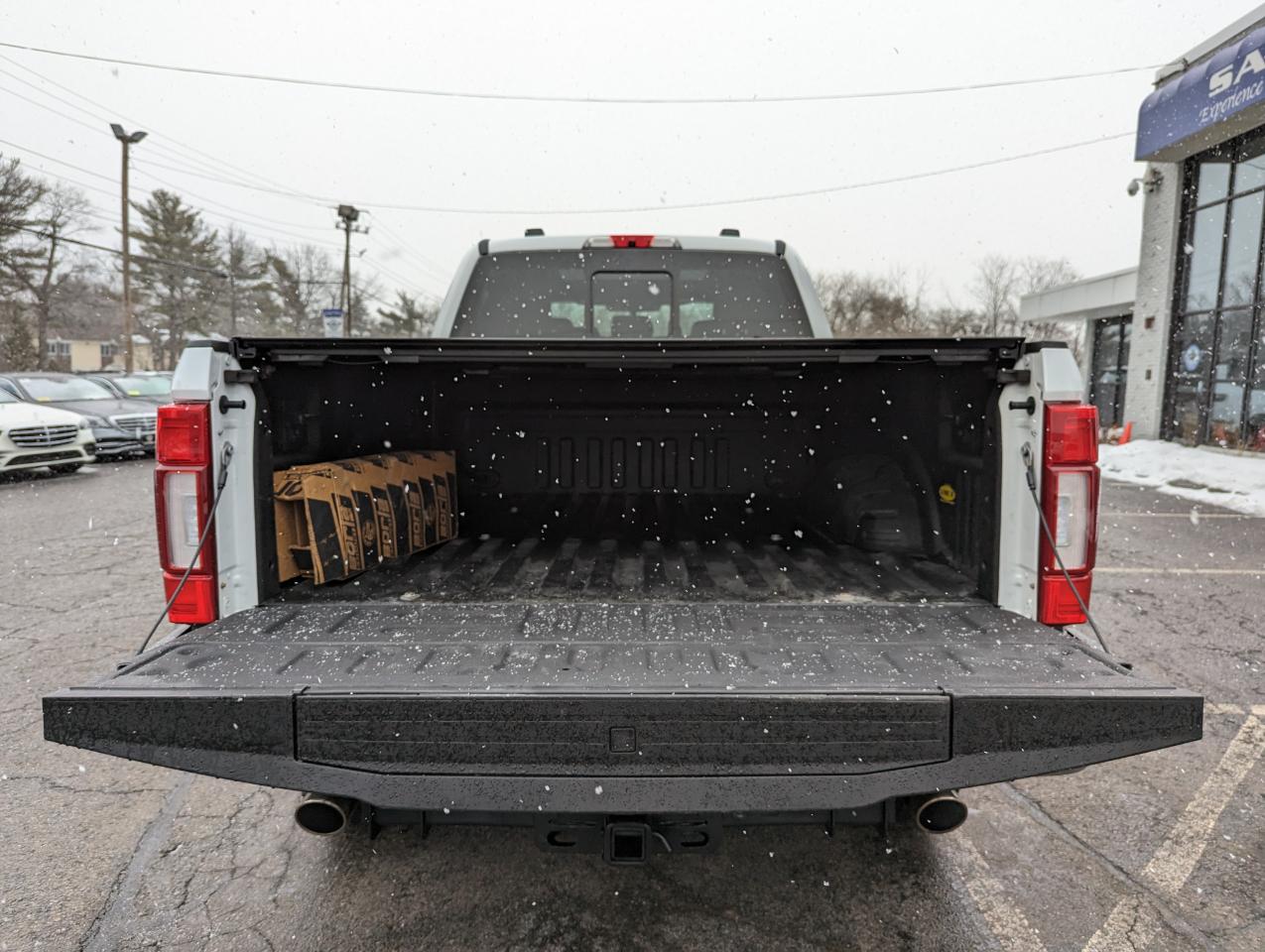 Ford Super Duty F-350 SRW Lariat 4WD Crew Cab 8' Box 2022