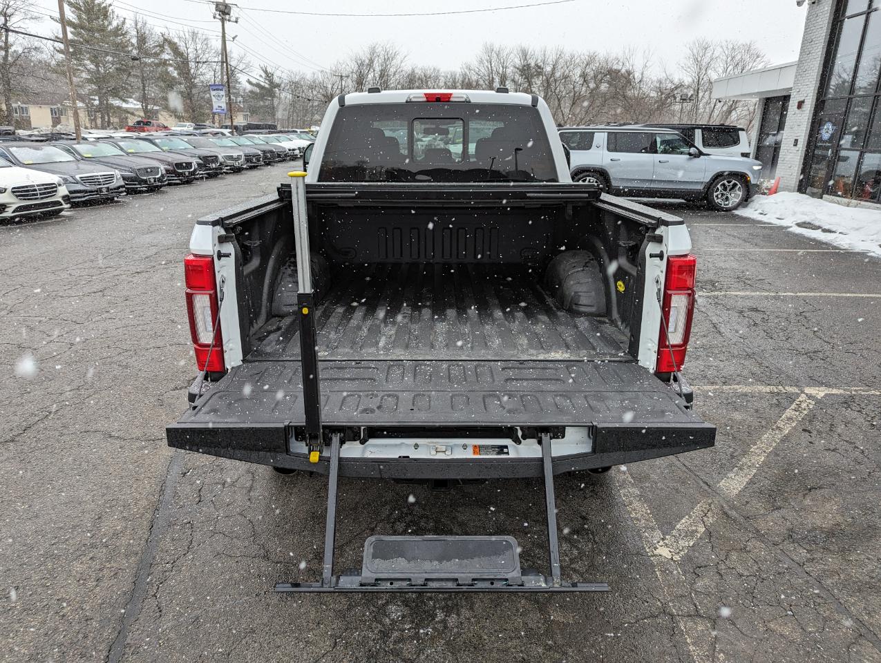 Ford Super Duty F-350 SRW Lariat 4WD Crew Cab 8' Box 2022
