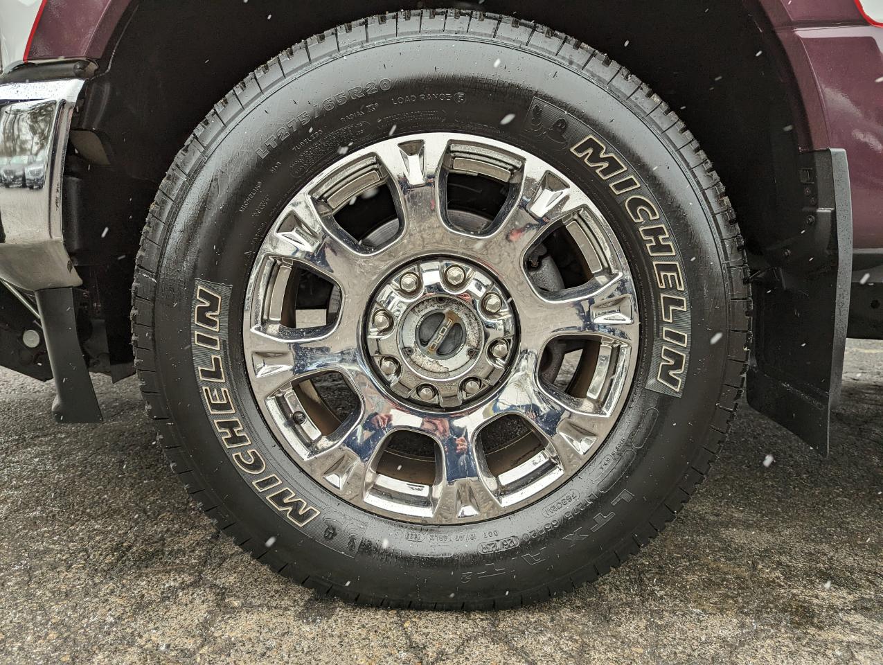 Ford Super Duty F-350 SRW Lariat 4WD Crew Cab 8' Box 2022