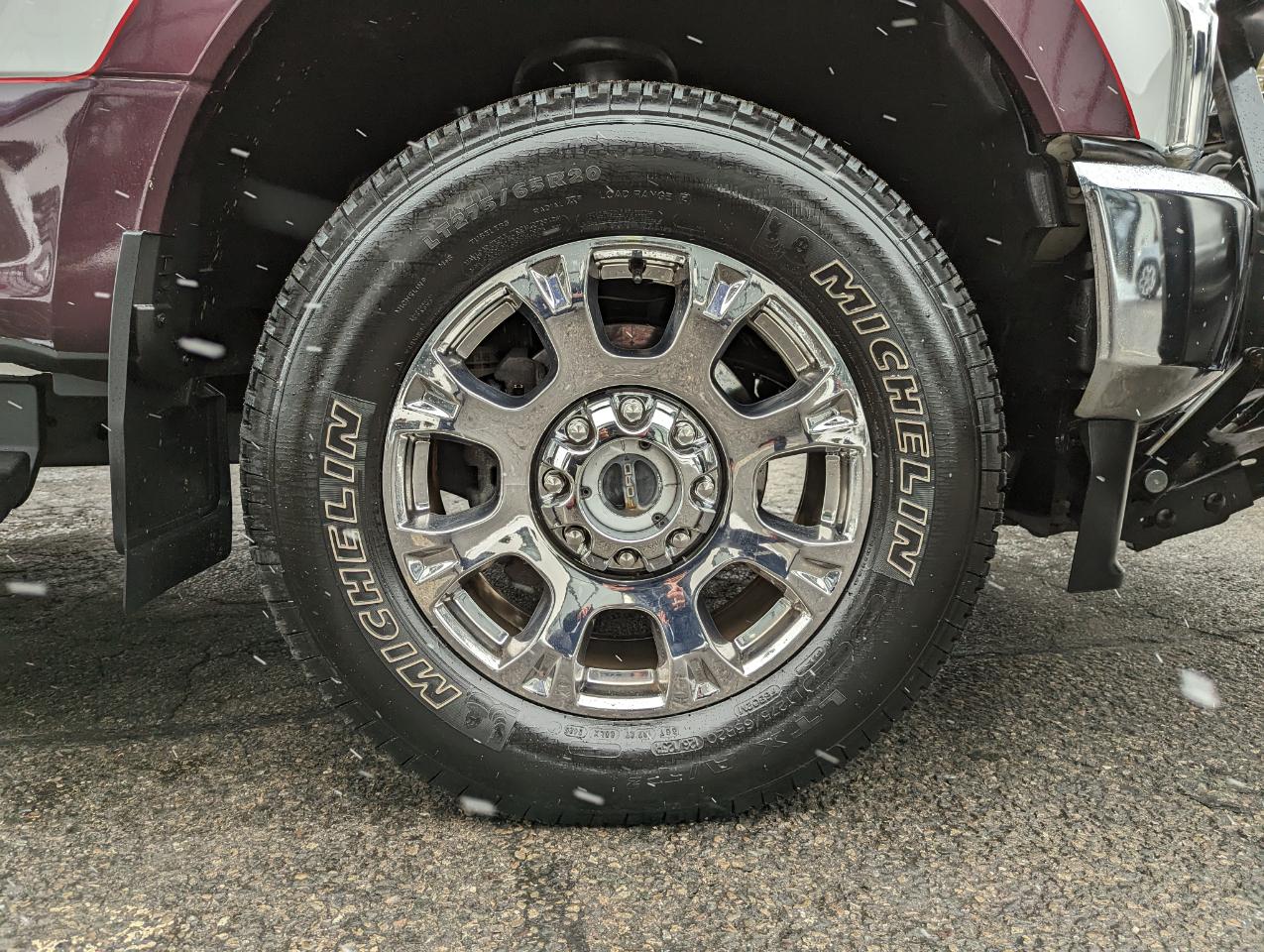 Ford Super Duty F-350 SRW Lariat 4WD Crew Cab 8' Box 2022