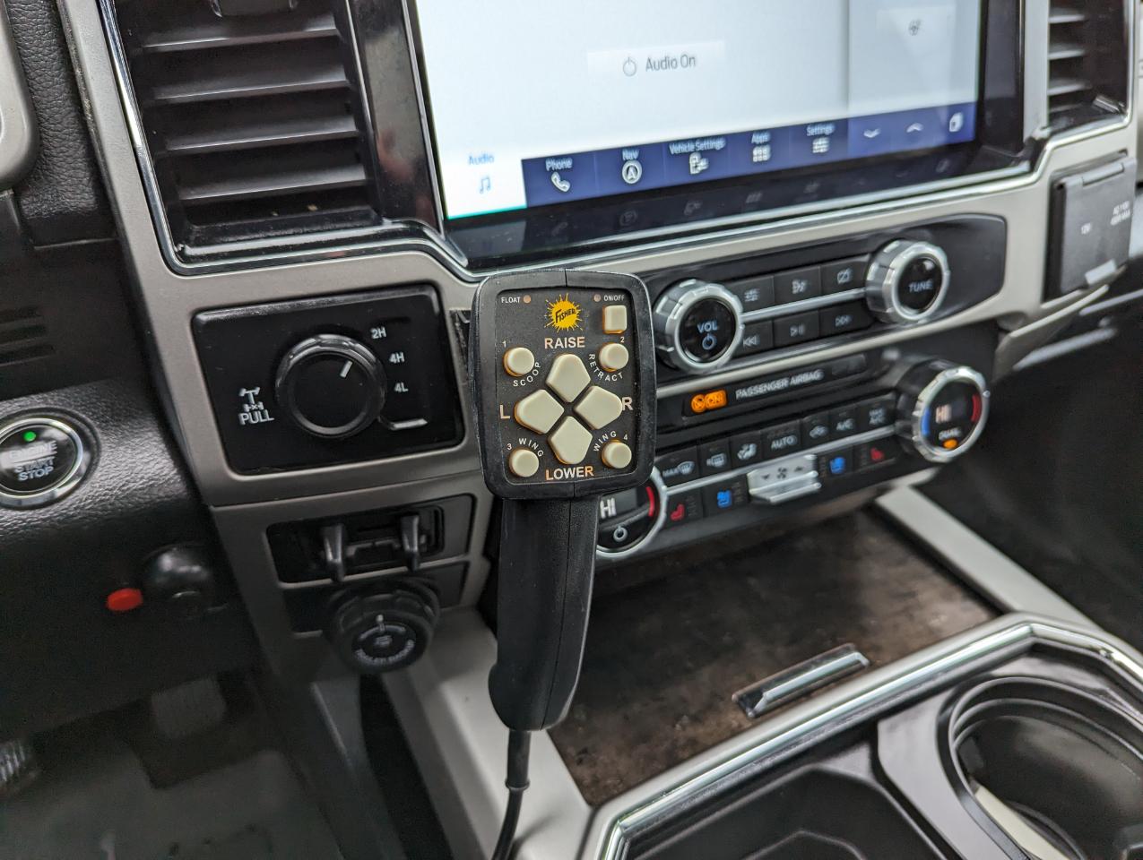 Ford Super Duty F-350 SRW Lariat 4WD Crew Cab 8' Box 2022