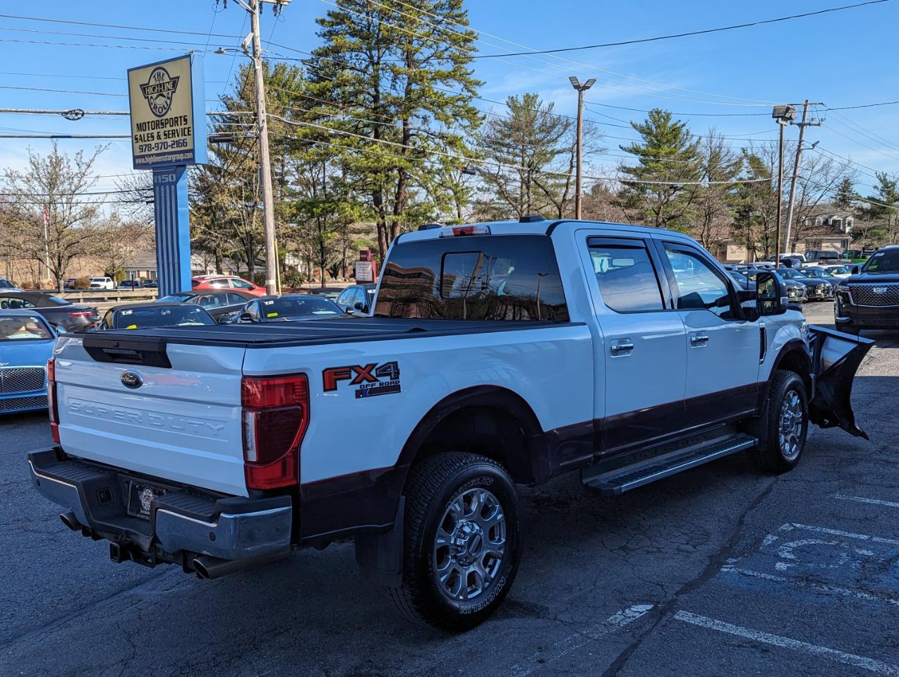 Ford Super Duty F-350 SRW Lariat 4WD Crew Cab 8' Box 2022