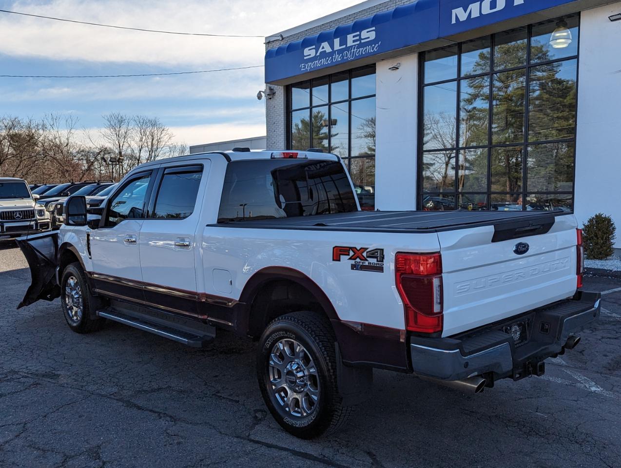 Ford Super Duty F-350 SRW Lariat 4WD Crew Cab 8' Box 2022