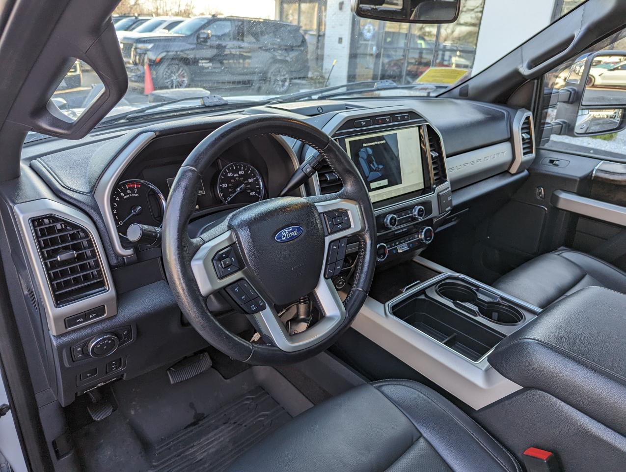 Ford Super Duty F-350 SRW Lariat 4WD Crew Cab 8' Box 2022