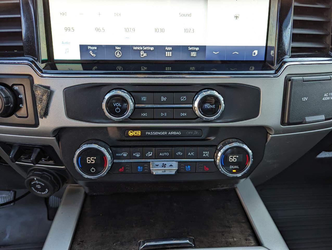 Ford Super Duty F-350 SRW Lariat 4WD Crew Cab 8' Box 2022
