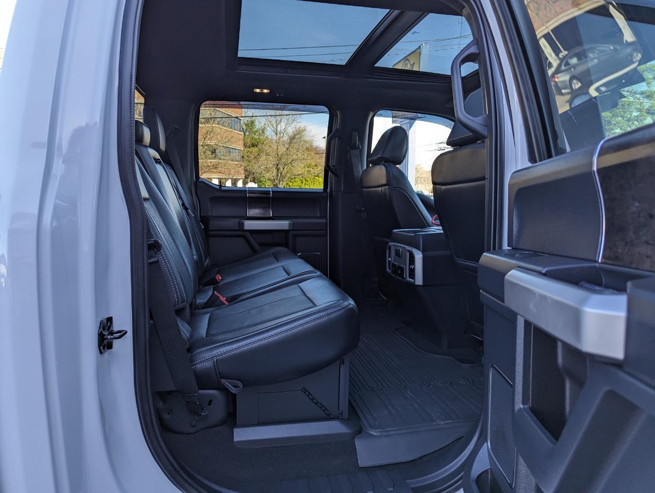 Ford Super Duty F-350 SRW Lariat 4WD Crew Cab 8' Box 2022