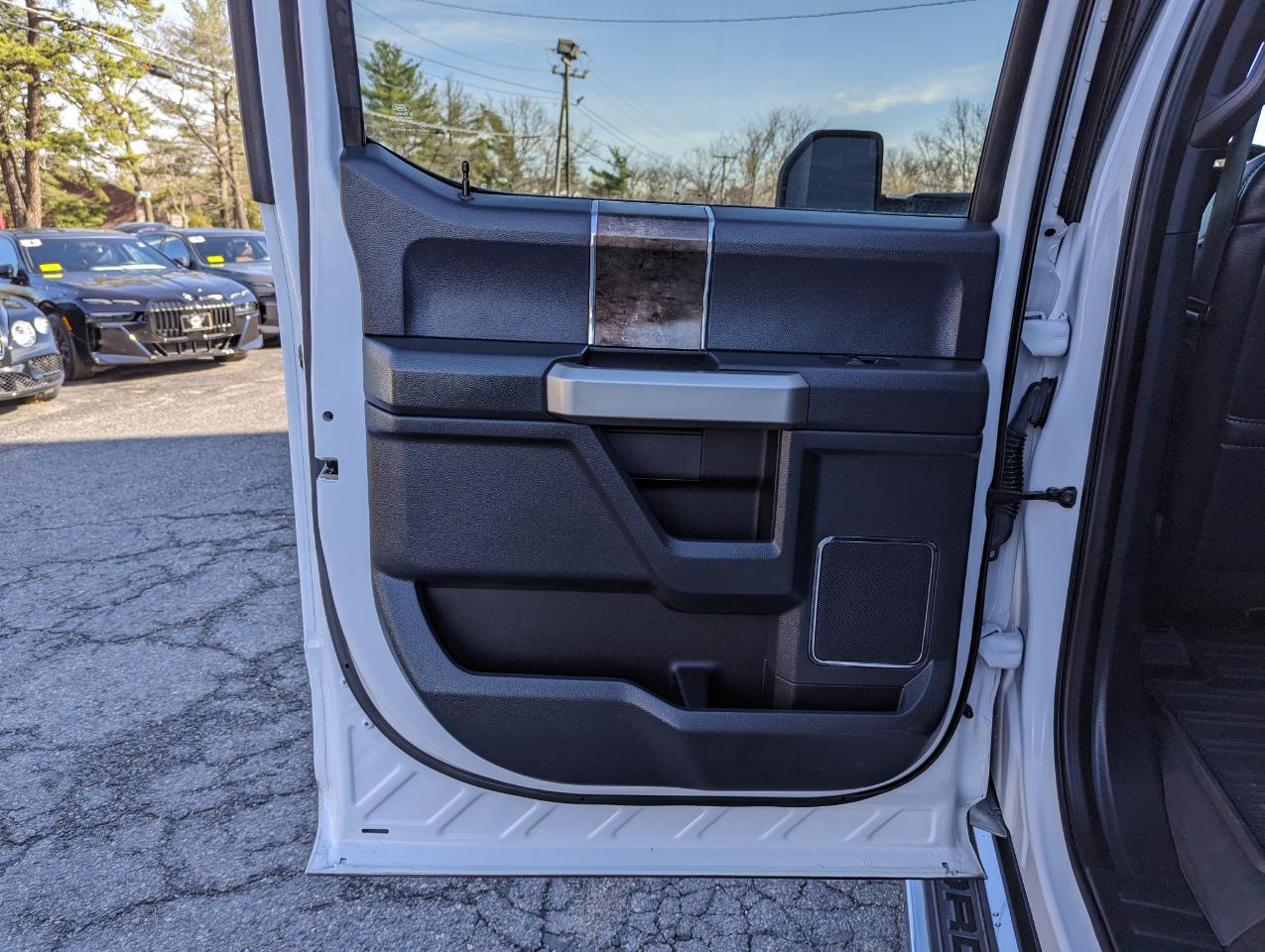 Ford Super Duty F-350 SRW Lariat 4WD Crew Cab 8' Box 2022