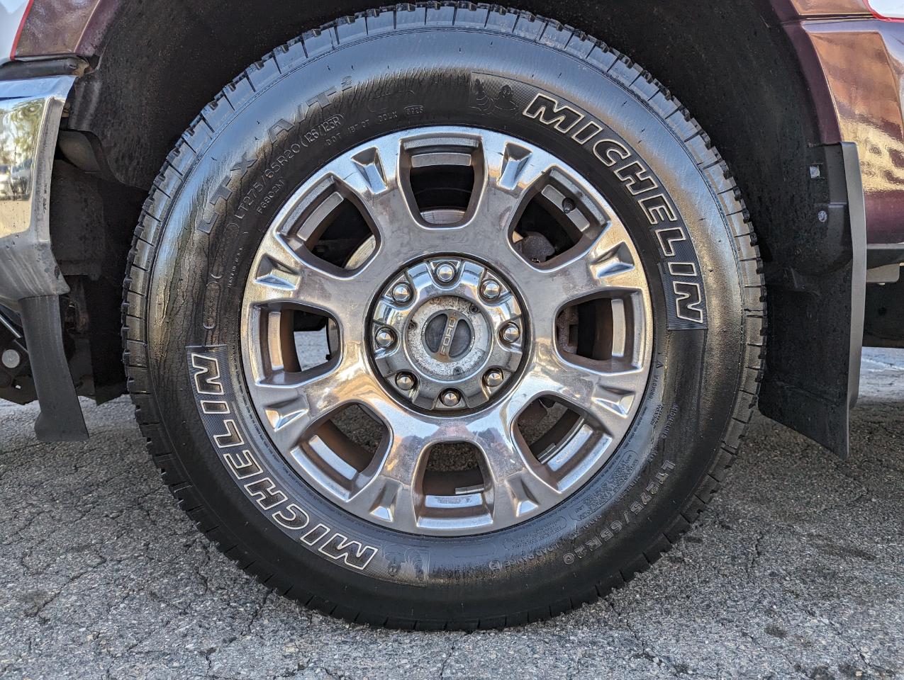Ford Super Duty F-350 SRW Lariat 4WD Crew Cab 8' Box 2022