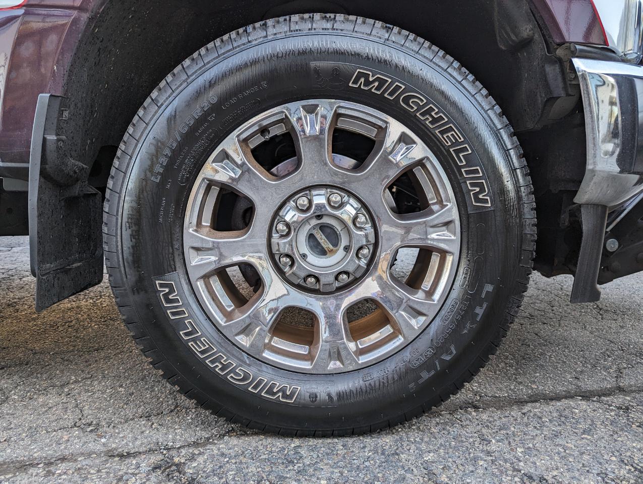 Ford Super Duty F-350 SRW Lariat 4WD Crew Cab 8' Box 2022