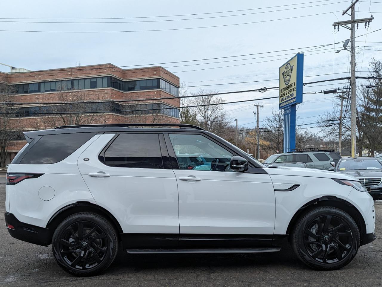 Land Rover Discovery P300 S R-Dynamic 2023
