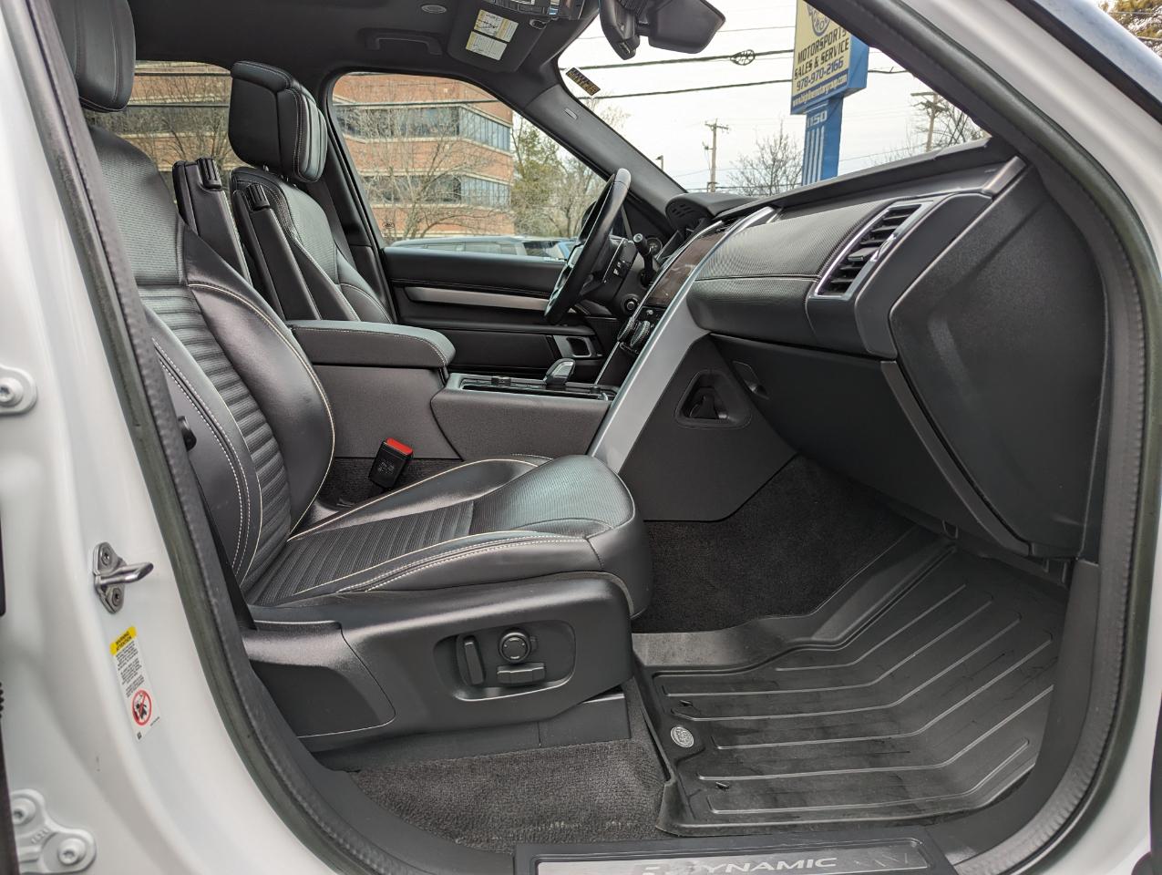 Land Rover Discovery P300 S R-Dynamic 2023