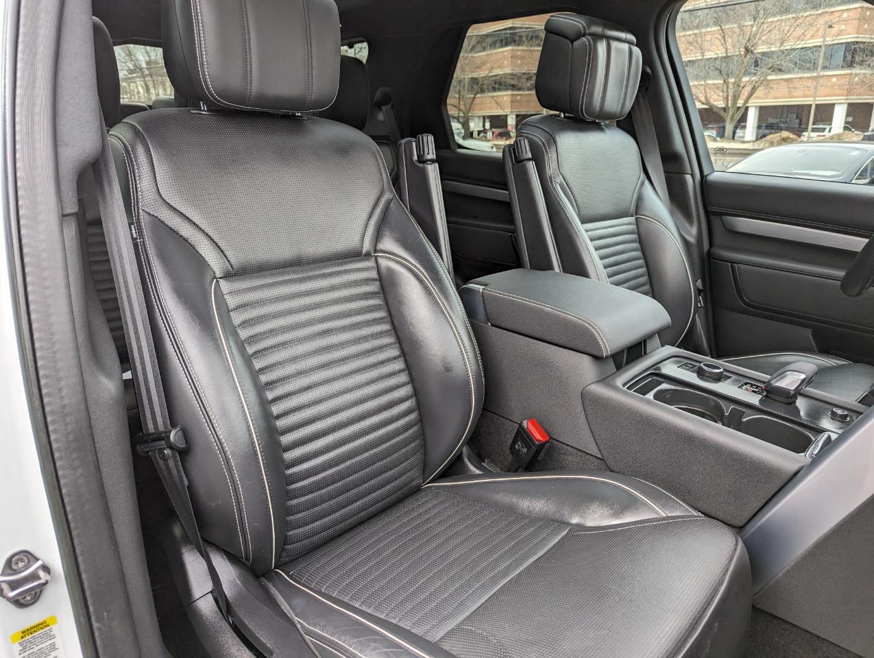 Land Rover Discovery P300 S R-Dynamic 2023