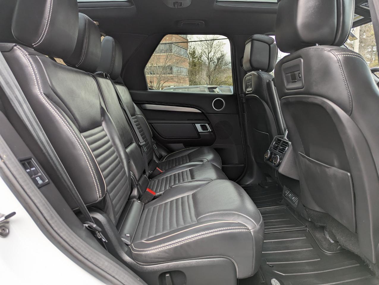 Land Rover Discovery P300 S R-Dynamic 2023