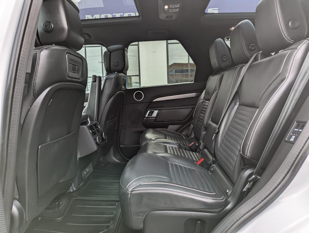 Land Rover Discovery P300 S R-Dynamic 2023