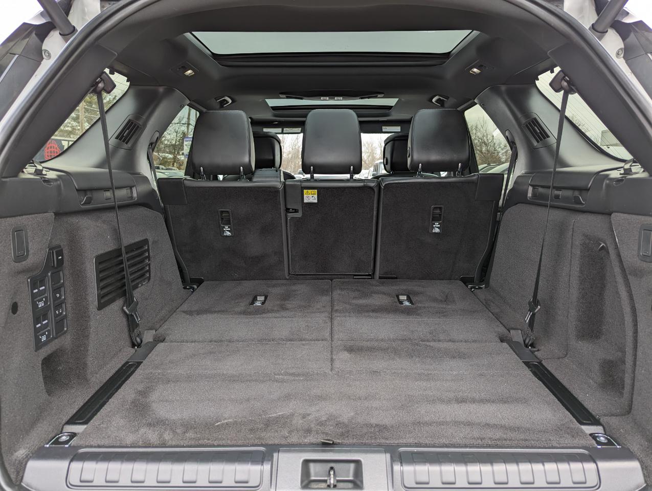 Land Rover Discovery P300 S R-Dynamic 2023