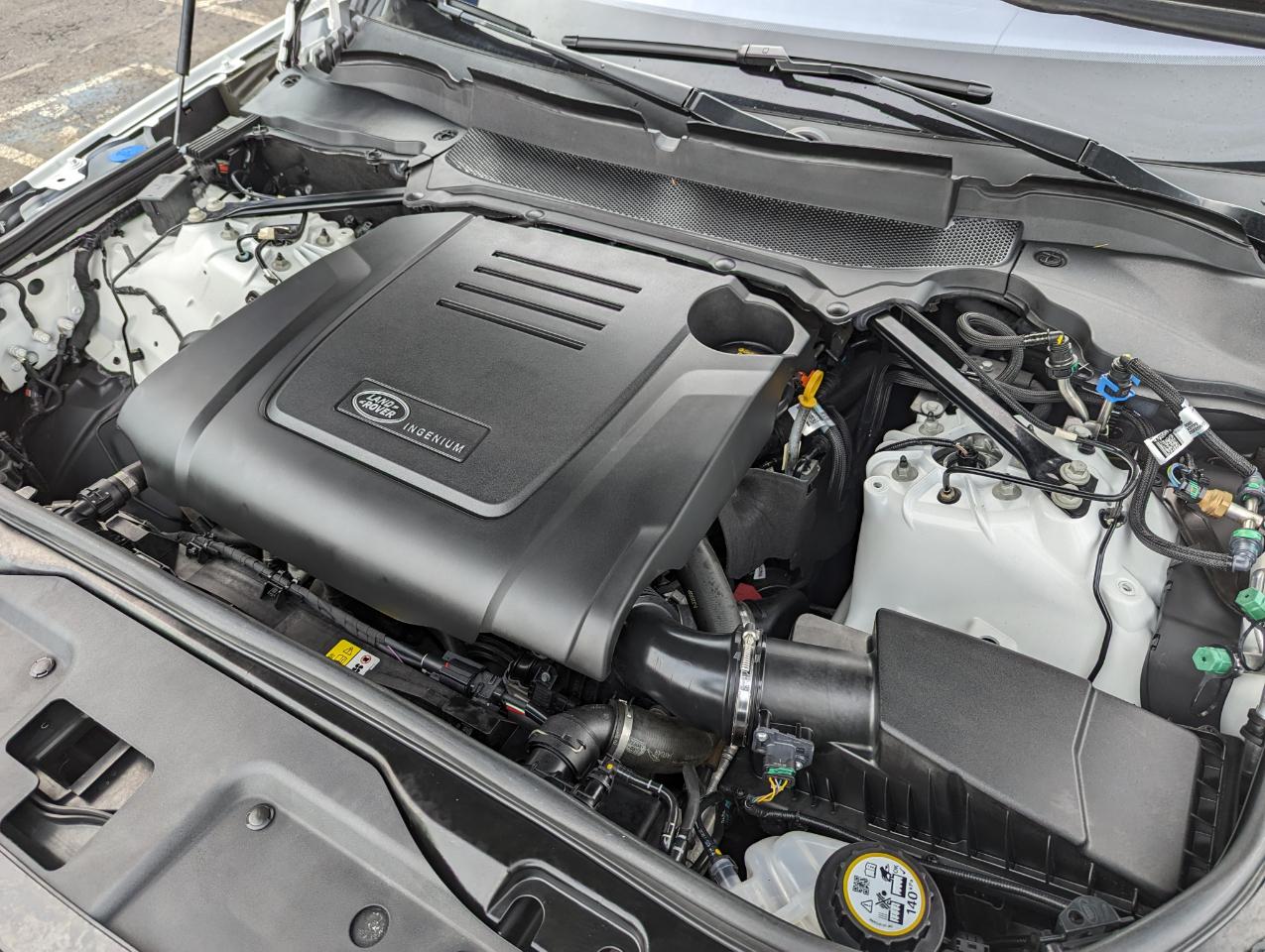 Land Rover Discovery P300 S R-Dynamic 2023