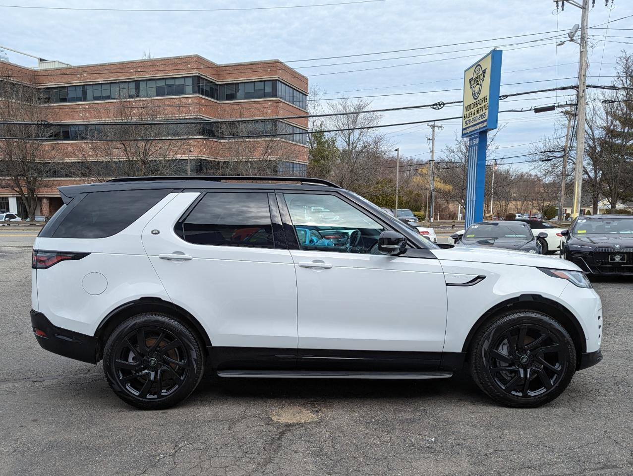 Land Rover Discovery P300 S R-Dynamic 2023