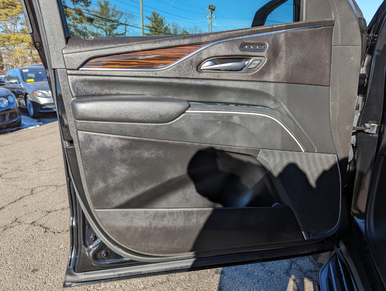 Cadillac Escalade 2WD 4dr Premium Luxury 2022