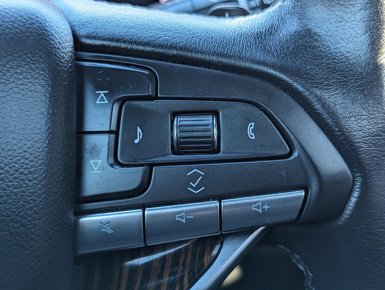 Cadillac Escalade 2WD 4dr Premium Luxury 2022