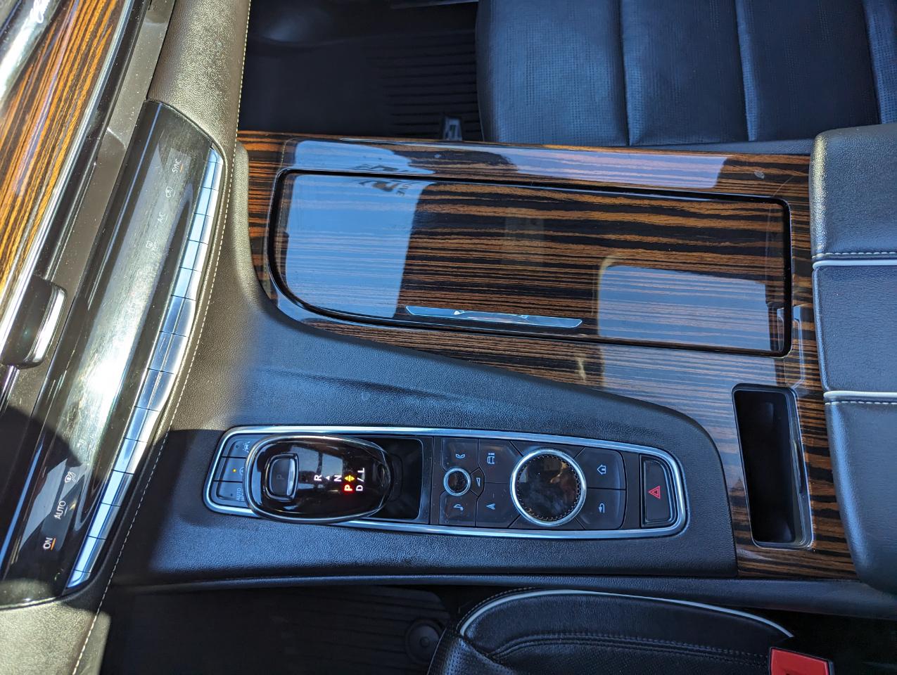 Cadillac Escalade 2WD 4dr Premium Luxury 2022