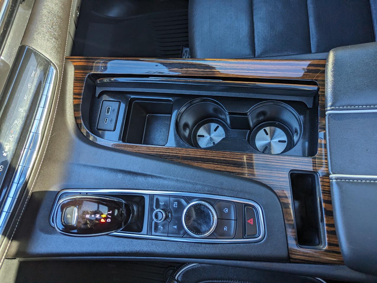 Cadillac Escalade 2WD 4dr Premium Luxury 2022